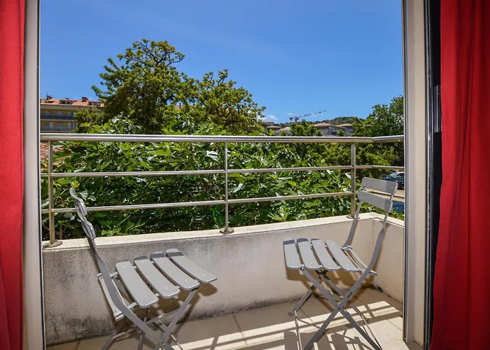 Gorgeous In דירה *